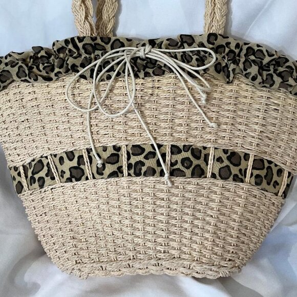 Straw wicker shoulder Bag with Leopard fabric details 2-double rope straps NWOT - Picture 2 of 5